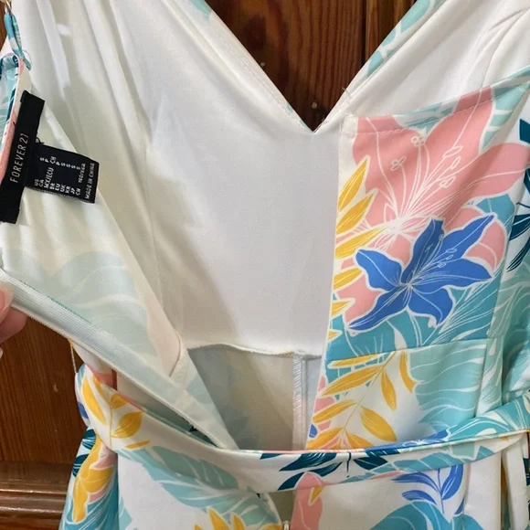 Tropical Print Wide Leg Vacation Ankle Jumpsuit Size Small Colorful - Picture 7 of 7